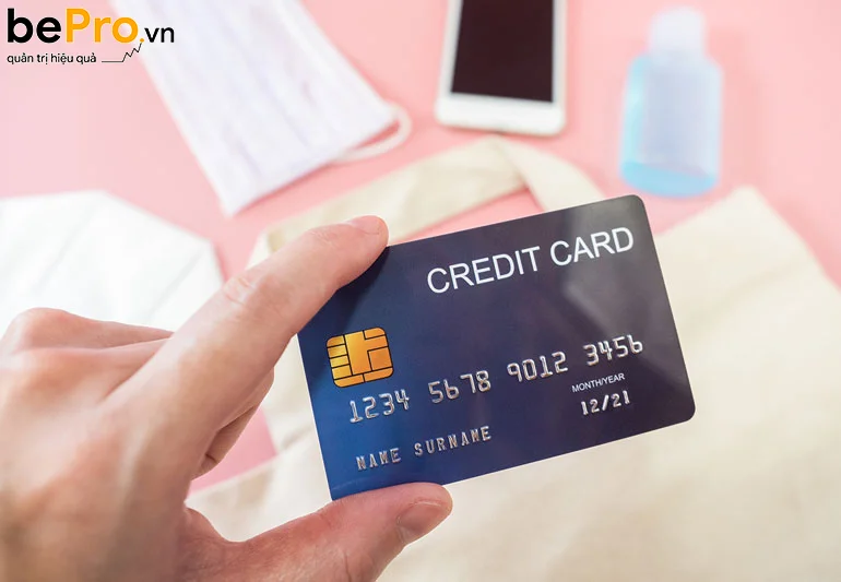 Thẻ tín dụng là gì và những lưu ý khi dùng thẻ tín dụng